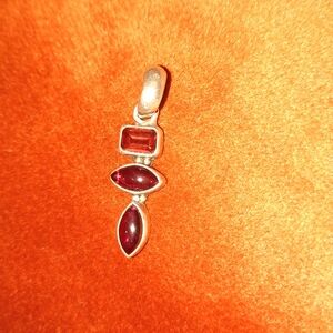 GARNET PENDANT